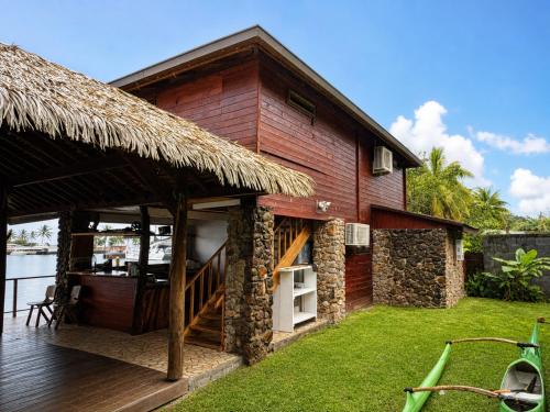 Havae stay Teahupoo in Teahupo'o