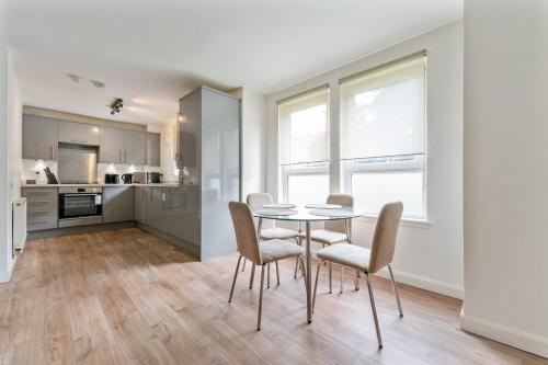 Spacious 2BR Springfield Flat with Free Parking in Glasgow
