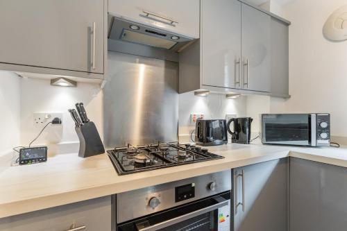 Spacious 2BR Springfield Flat with Free Parking in Glasgow