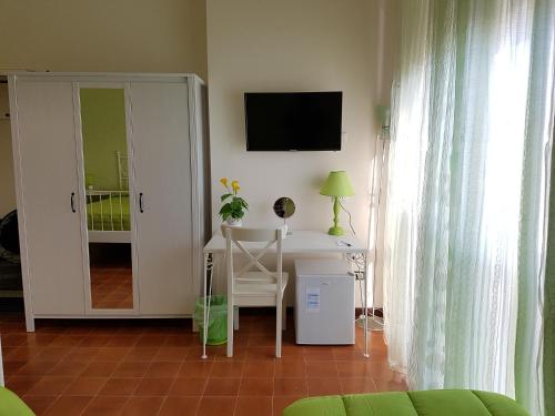 Double or Twin Room with Private Bathroom image 10
