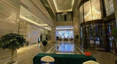 Kyriad Marvelous Hotel Xiangyin Bus Station