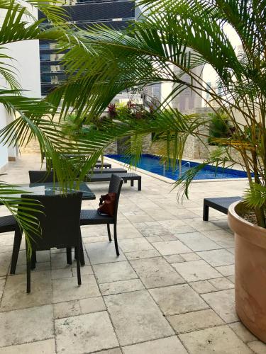 Piscina, The Executive Hotel in Obarrio