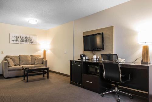 MainStay Suites Pittsburgh Airport