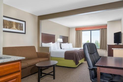 AmericInn by Wyndham Rochester Airport - image 14