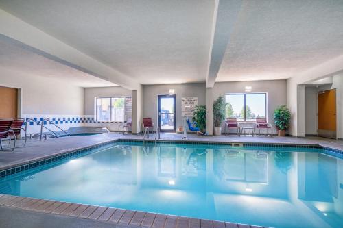 AmericInn by Wyndham Rochester Airport - image 5