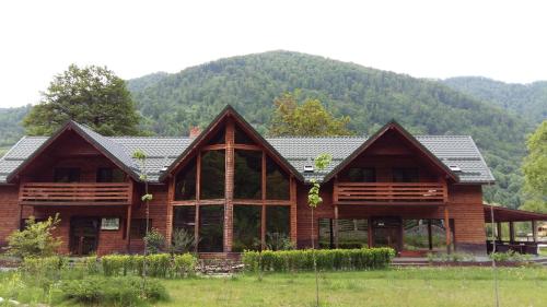 Accommodation in Brezoi