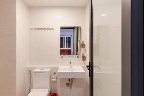 SOHO Residence Elegant City- Center District 1 - image 4