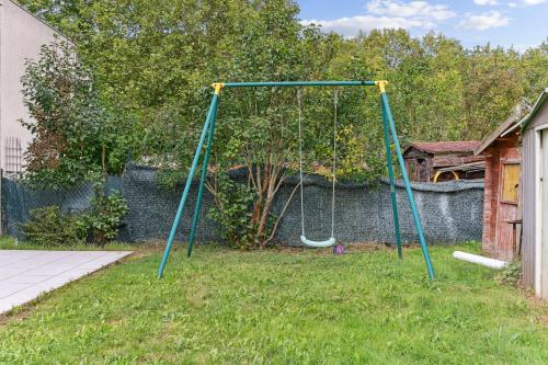 Kert, Spacieux, avec 3 chambres, grand salon et jardin in Lognes