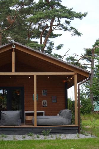 2 bedrooms, 4 beds