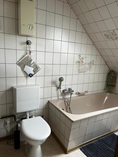 Baño, Haus 4-7 Personen in Stadtallendorf-Schweinsberg in Stadtallendorf
