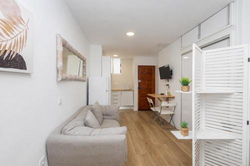 Cozy Studio Las Canteras - 2min Walk to Beach