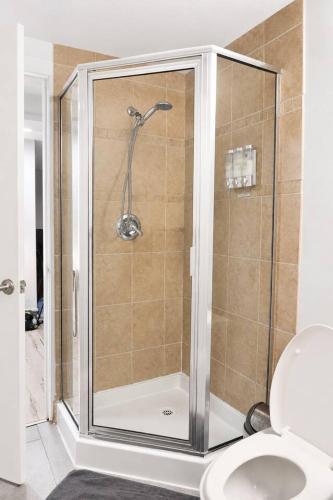 Kitsilano 2BR Near UBC & Beach Sleeps 5 - image 4