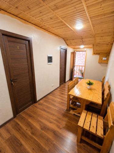 NUR TOON in Jegegnadžora