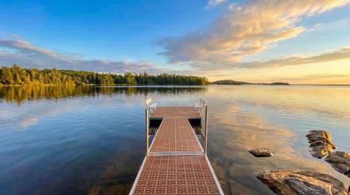 Spa & Direct lake access - Le Baska in Ферм-Ньов (Кебек)