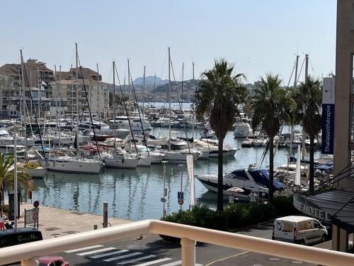 Port Frejus, Rives Latines, T2 vue port 40m2