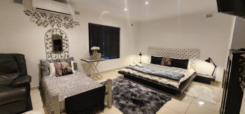 1 king bed, 1 twin bed, 1 sofa bed