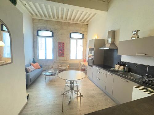 "Le Duplex" Arles Méjan