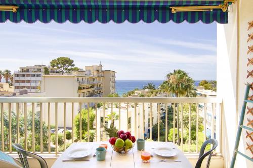 WeHost - Bel appartement avec vue sur la mer : piscines