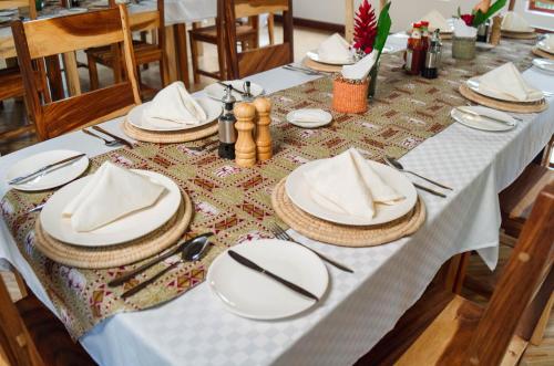 Restoran, Njaro Haven Resort in Weru Weru