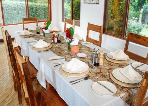 Restoran, Njaro Haven Resort in Weru Weru