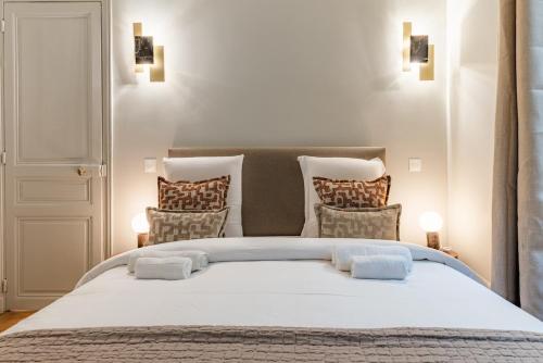 Elegant 3-Bedroom Apartment in the Heart of Historic Paris