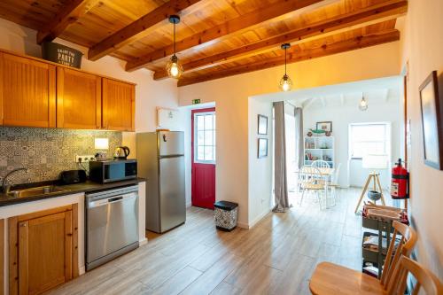 Liiiving in Azores - Foros Main House in กาลเยตา เด เนสกิม
