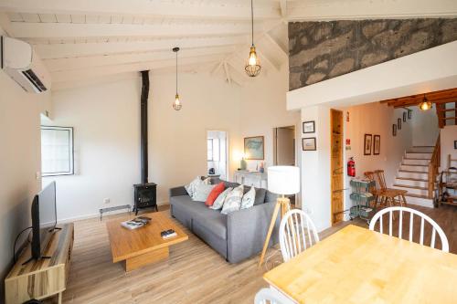 Liiiving in Azores - Foros Main House in กาลเยตา เด เนสกิม
