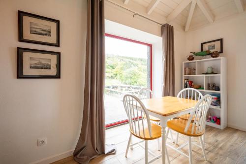Liiiving in Azores - Foros Main House in กาลเยตา เด เนสกิม