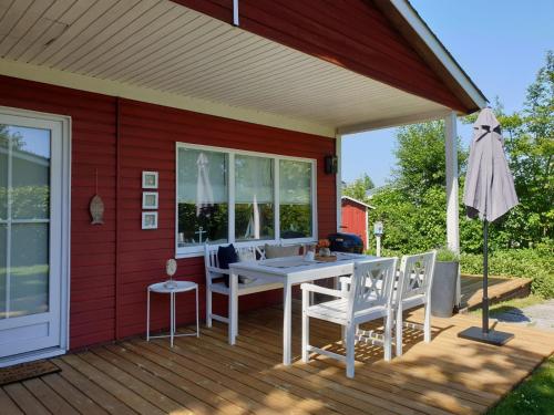 Ferienhaus Grosses Meer mit Ruderboot in Südbrookmerland, Deutschland
