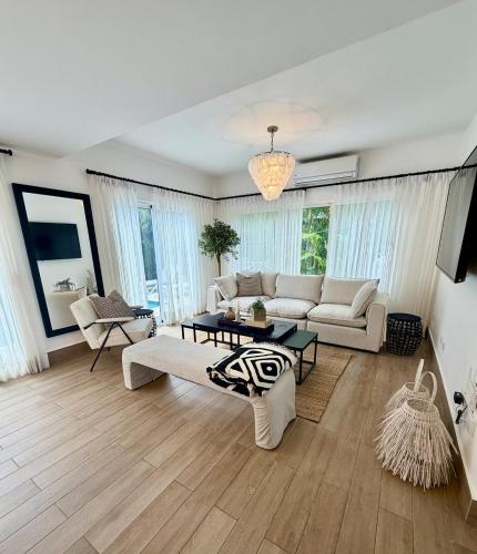 Metro Country Villa with BBQ and private pool in Juan Dolio for 6 in Juan Dolio Town Center