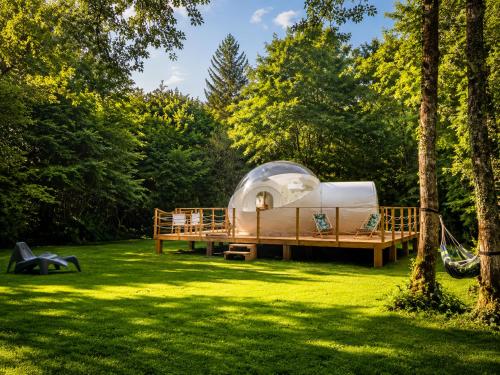 La biche au bois piscine chauffee jacuzzi gîte à louer Saint-Étienne-des-Landes