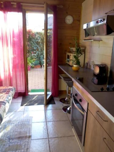 Cozy studio in a residential park with pool