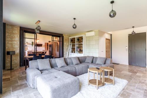 Maison tout confort en bord riviere proche Usse in Rigny-Usse (Centre)