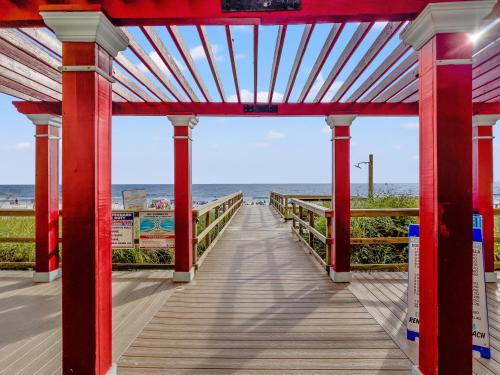Majestic Beach Resort by Resort Collection 3