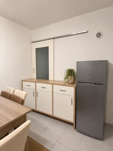 virtuve, Peja Riverside Hostel in Peje