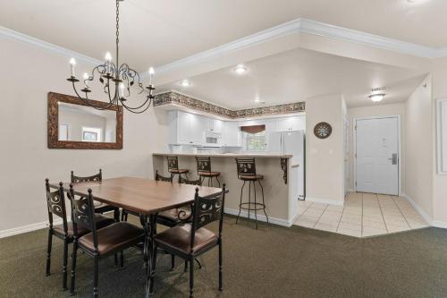 2 bedrooms, 3 beds