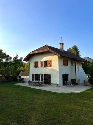 Le Grand Chalet du Lac, 15p, proche lac, Jacuzzi