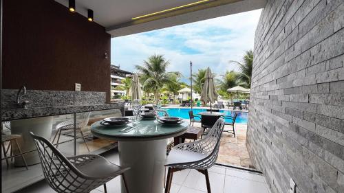 2 bedrooms, 6 beds