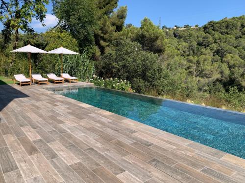 Californian Villa Nice 4 bedrooms in Candeou