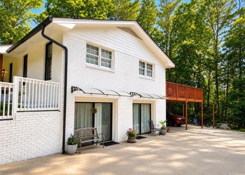 Pohled zvenku, Entire place - 2 cozy bedroom suite in Brookhaven