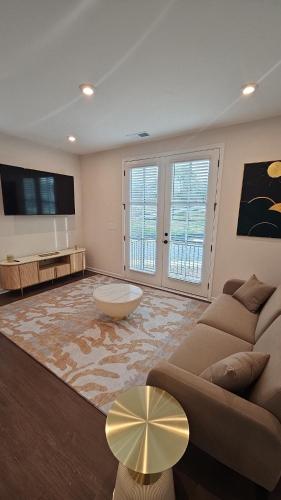Modern Cozy Retreat in Prime Location in Peoplestown