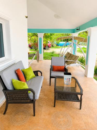 Balcony/terrace, Villa Fantasy - Casa en Playa Punta Rucia - Excursion a Cayo Arena in Punta Rucia