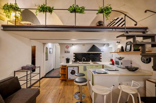 STUDIO LOFT in the CENTER SANREMO FOR 3 PEOPLE 1