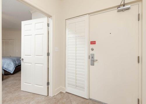 Phoenix IX 902 condo - image 3