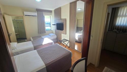 3 twin beds