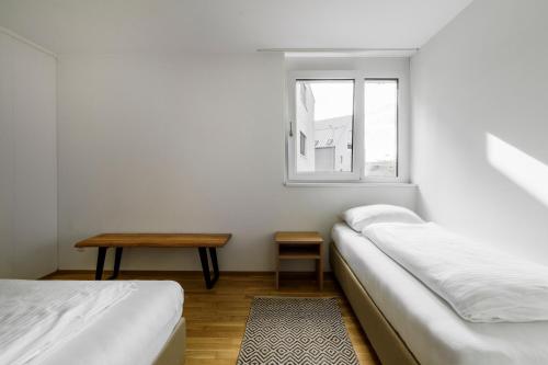 3 bedrooms, 5 beds