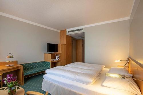 2 twin beds