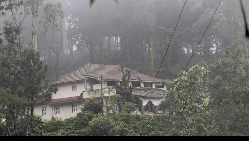 Antique bee tee homestay in Koothi