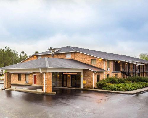 . Econo Lodge Inn & Suites Lugoff