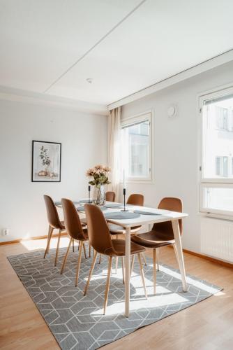 Létesítmények, Nordic 2BR Apartment with Sauna & Glazed Balcony in Ruoholahti
